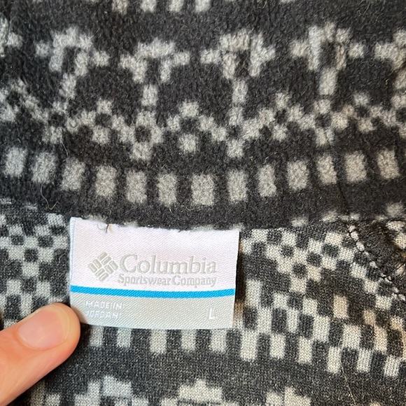 Columbia women’s L black and grey patterned quarter zip sweater - Picture 4 of 4
